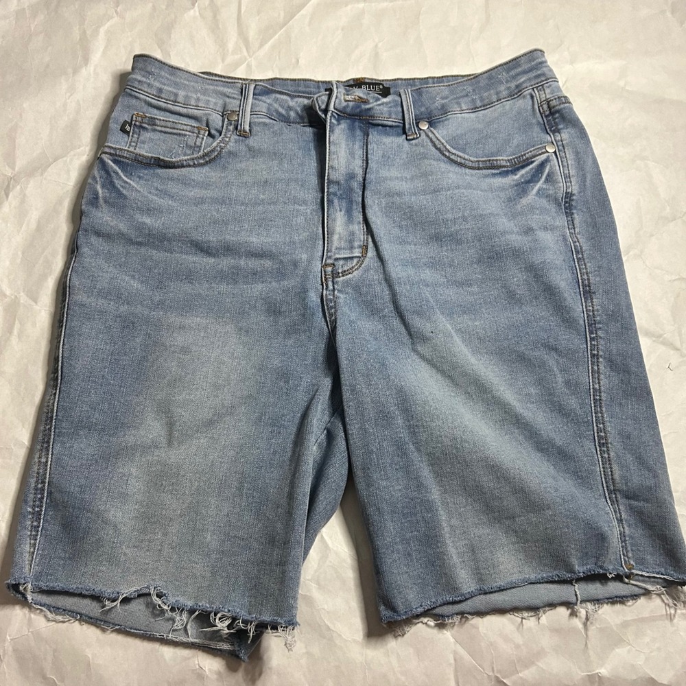 Judy Blue Los Angeles XL Denim Jean Shorts Frayed Hem Light Wash
